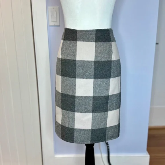 Weekend Max Mara large check-grey/white wool knee-length skirt. NEW w/tags! - Picture 3 of 9